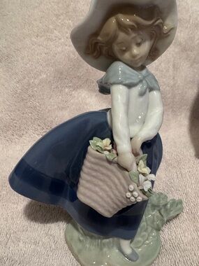 Llardro “Pretty Pickings”, Porcelain Girl Figurine w/ Basket of Amazing Flowers